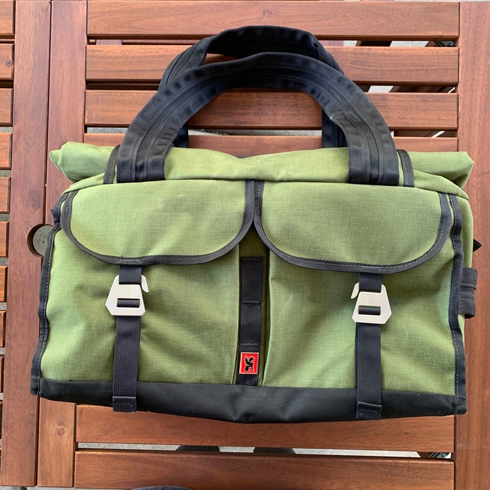 CHROME INDUSTRIES SOTNIK DUFFLE GYM / CARRY-ON BAG